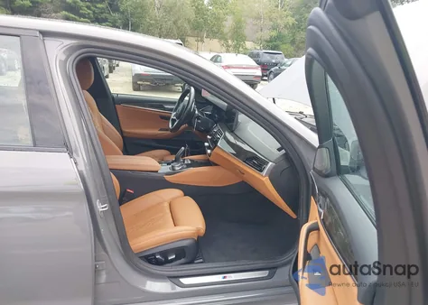 2022 BMW 540 I xDrive z USA, uszkodzony, nr VIN WBA73BJ02NWX55037